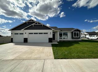 1207 Mahogany St, Parma, ID 83660