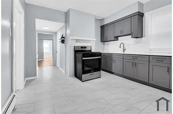 Building Photo - 139 S 8th St #1