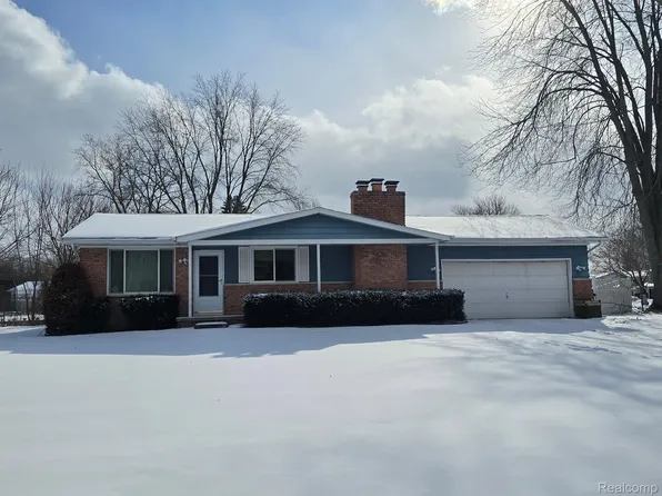 7102 Popplewood Dr, Davison, MI 48423