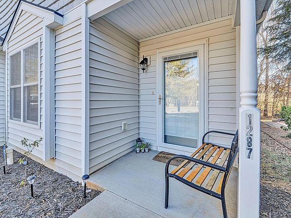 4th image of 1287 Emerald Crest Dr