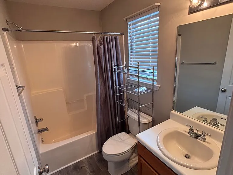 608 Elm St #A5 — Photo 10