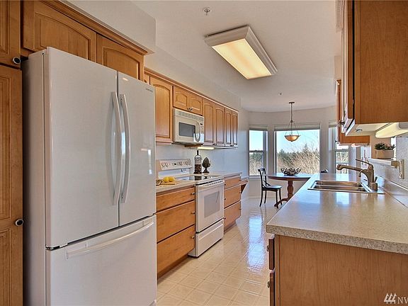 5th image of 22535 SE Highland Cir APT 301