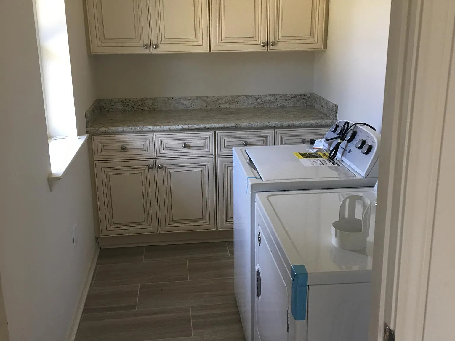 3 bed, 1300 sqft, $2,200 — Photo 3