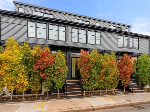 63 Bristol St #63, Cambridge, MA 02141