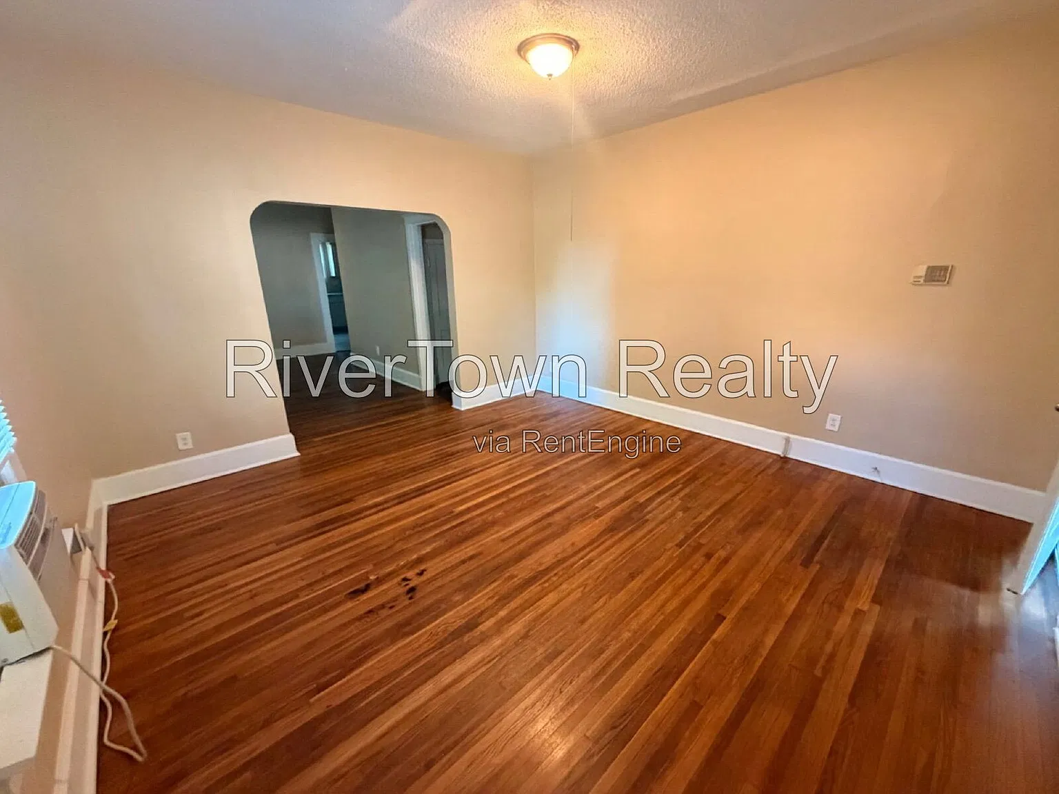 3 bed, 2.0 bath, 1436 sqft, $1,050 — Photo 4