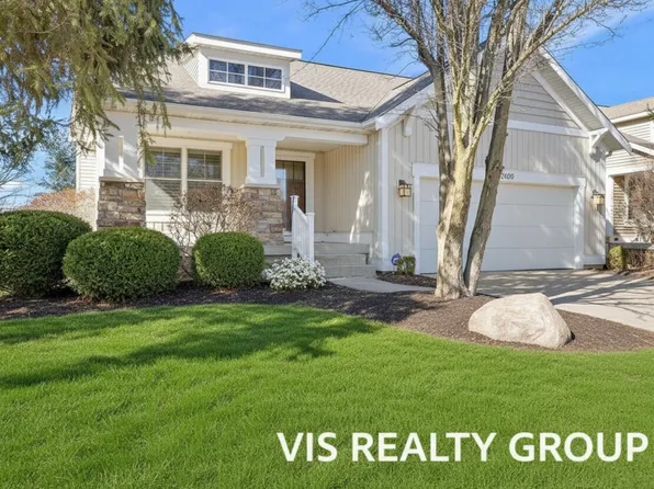 2199 W Greenstone Dr SE, Kentwood, MI 49546