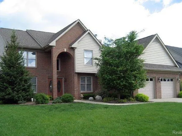 51308 W Hills Dr, Plymouth, MI 48170