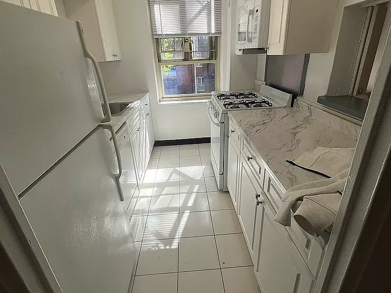 192-45B 71st Cres #2A — Photo 2