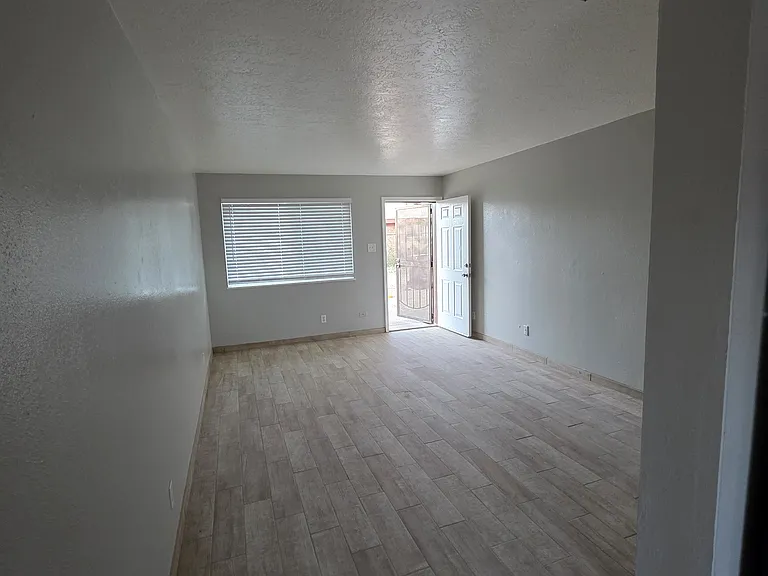 437 Indiana St SE #2 — Photo 5