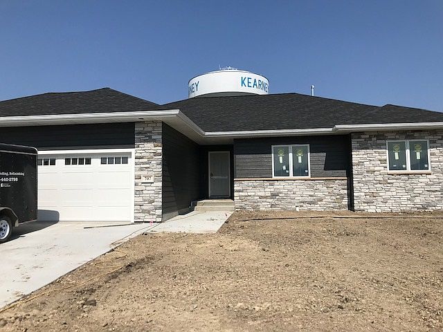 1st image of 707 W 47th Pl