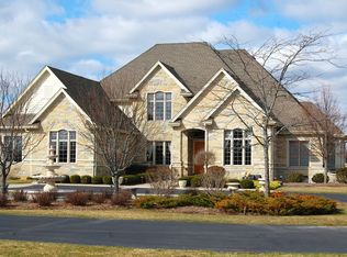 14035 N Pine Blf, Mequon, WI 53097