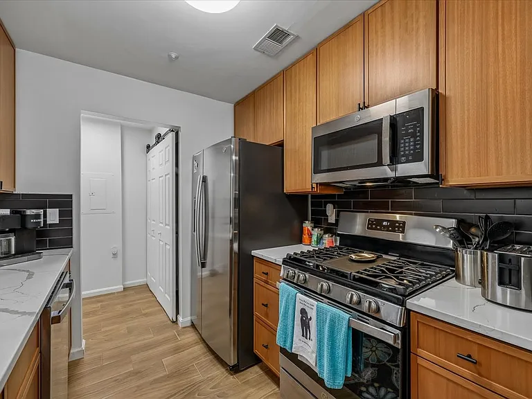 10010 Vanderbilt Cir #39 — Photo 8