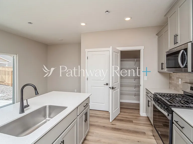 9353 Yampa Ct — Photo 5