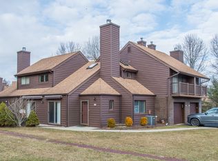 4C Yacenda Dr, Morris Plains, NJ 07950