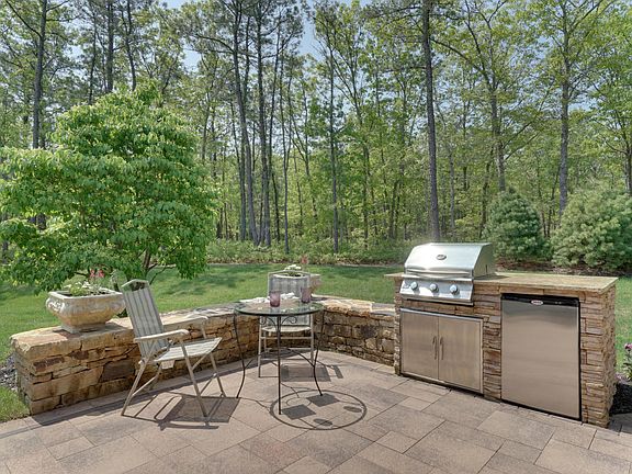 2nd image of 7 Braemore Ct