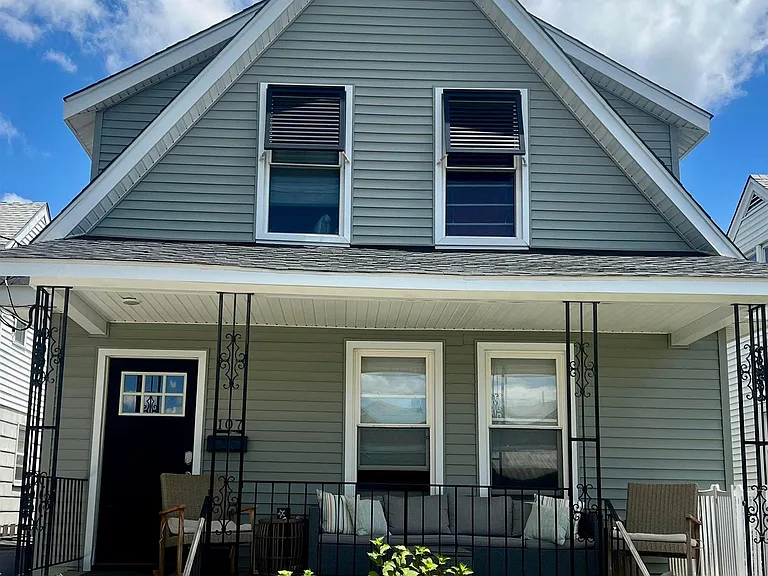 107 N Newark Ave — Photo 1