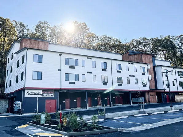 Leeward Apartments