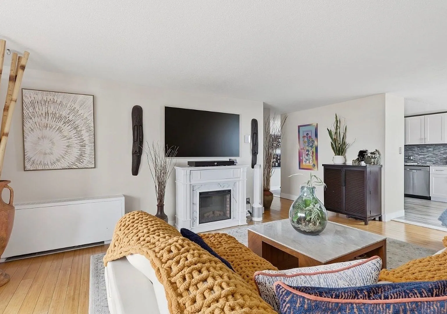 3 bed, 3.0 bath, 1496 sqft, $2,895 — Photo 2
