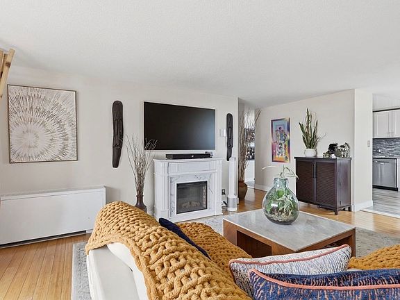 2nd image of 1155 Ash St APT 808