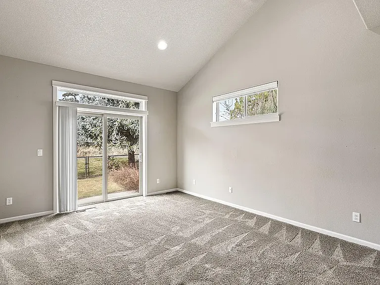 537 NW 28th St — Photo 15