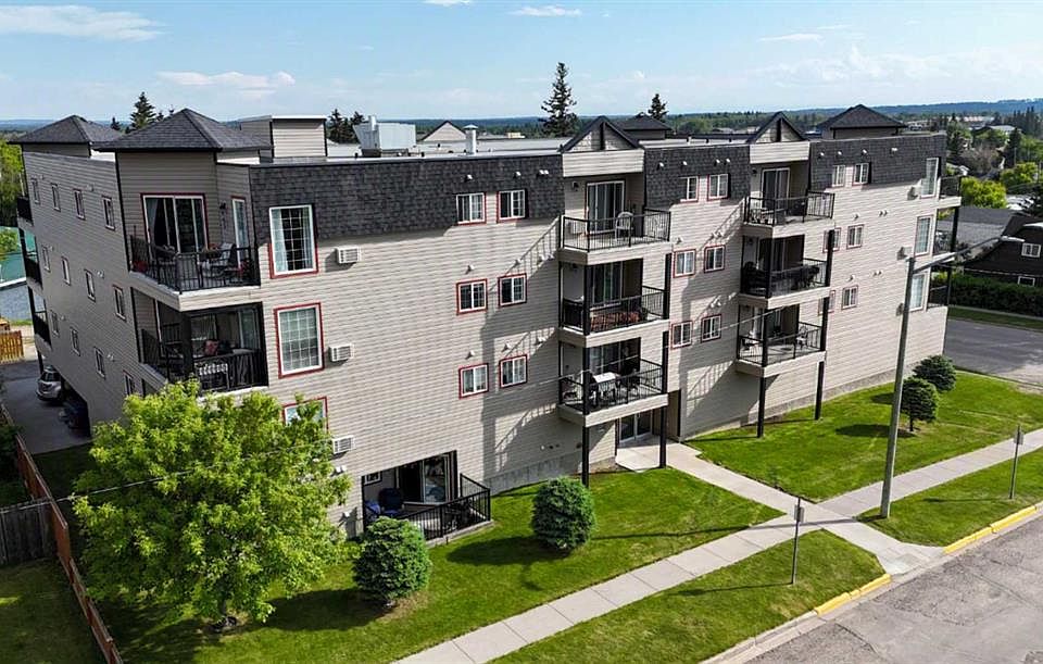 1st image of 5037 SE 7th Ave #302