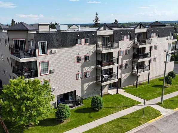 5037 SE 7th Ave #302, Edson, AB T7E 0A8