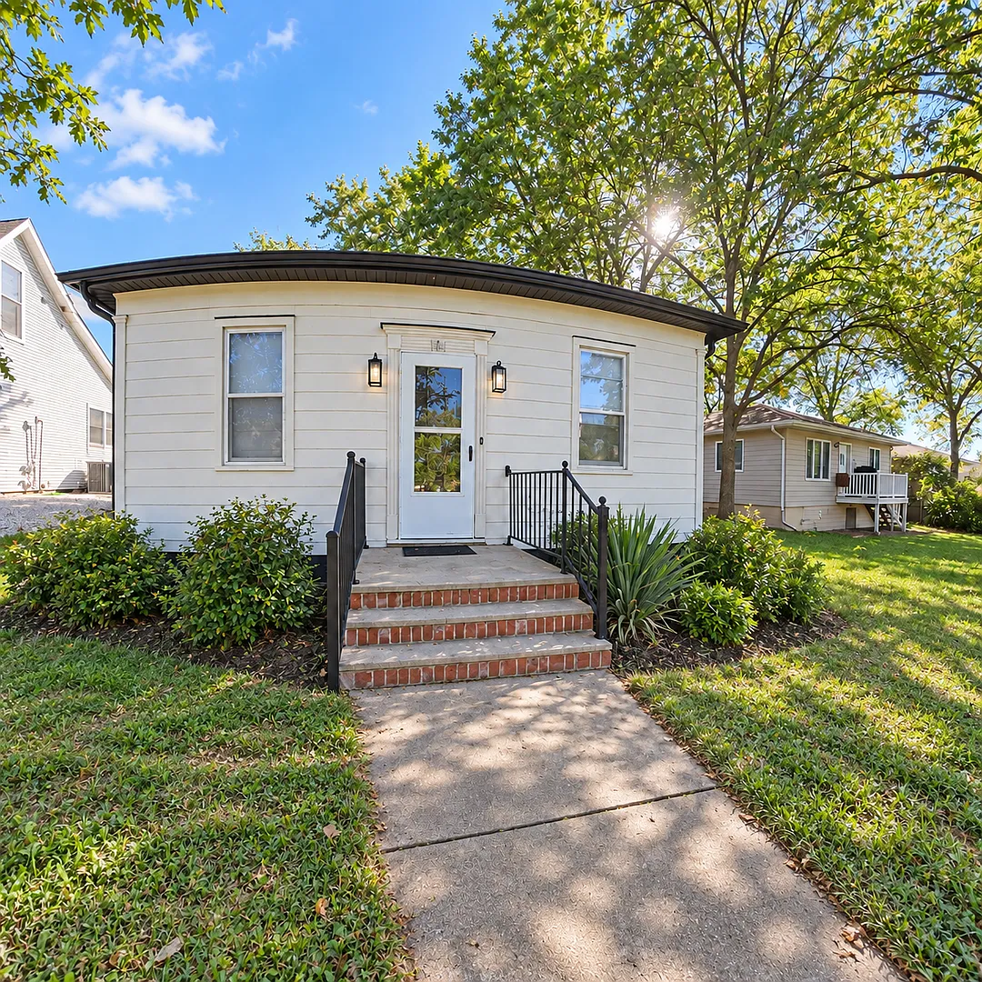 Charming Renovated 2-Bedroom Home in Hickman with Fully Fenced Yard — Photo 1