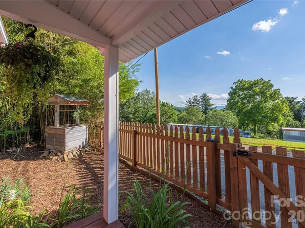 261 Star Ridge Rd, Canton, NC 28716