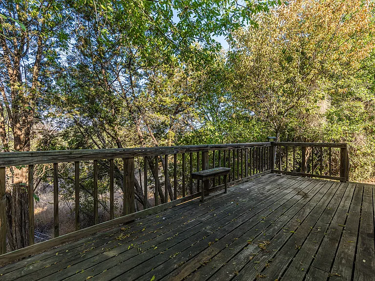 140 County Road 1604 — Photo 19