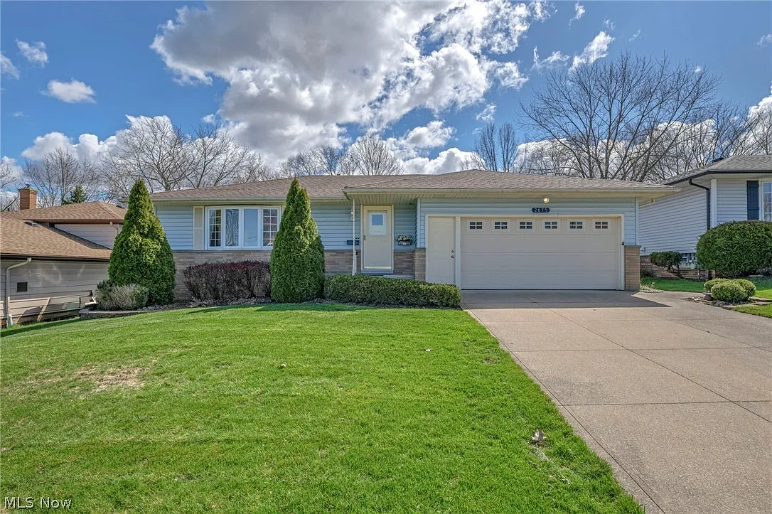 2675 Coventry Dr photo 1