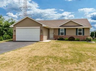 7897 Nesting Eagle Rd, Machesney Park, IL 61115
