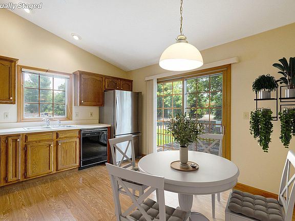 2nd image of 3412 Creekwater Ln