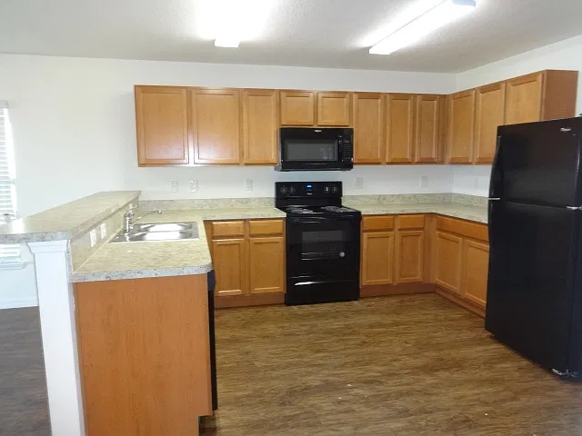 627 Chatham Walk Dr — Photo 2