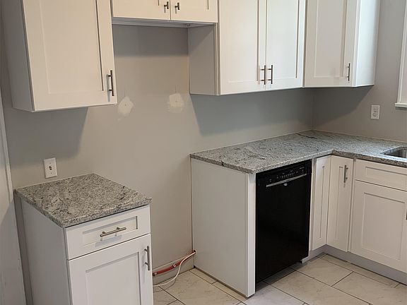 2nd image of 486 E Jenkins Ave
