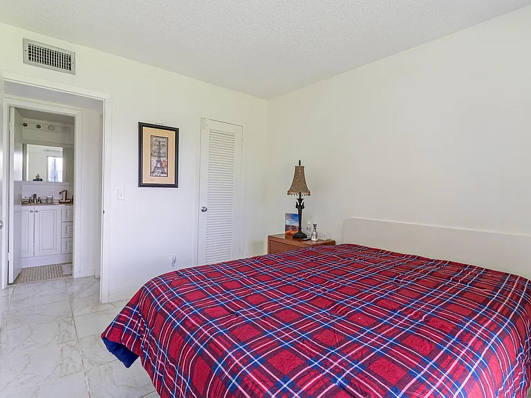 158 Mansfield D — Photo 21