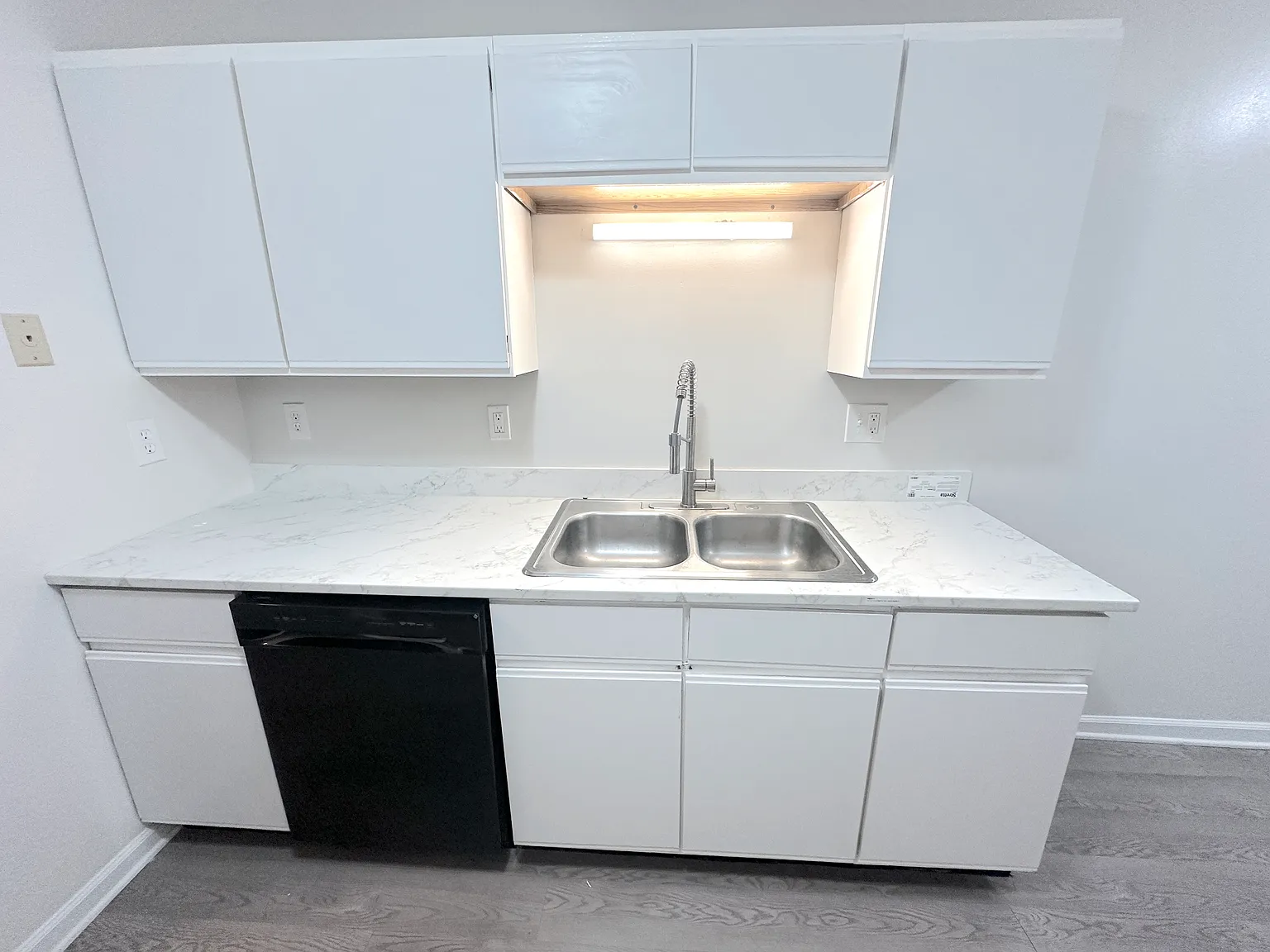 2 bed, 1.5 bath, 1005 sqft, $1,395 — Photo 4