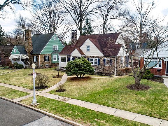 2nd image of 118 Elm Dr