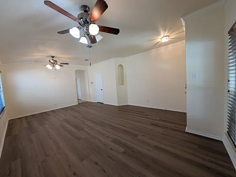268 Goliad Dr — Photo 4