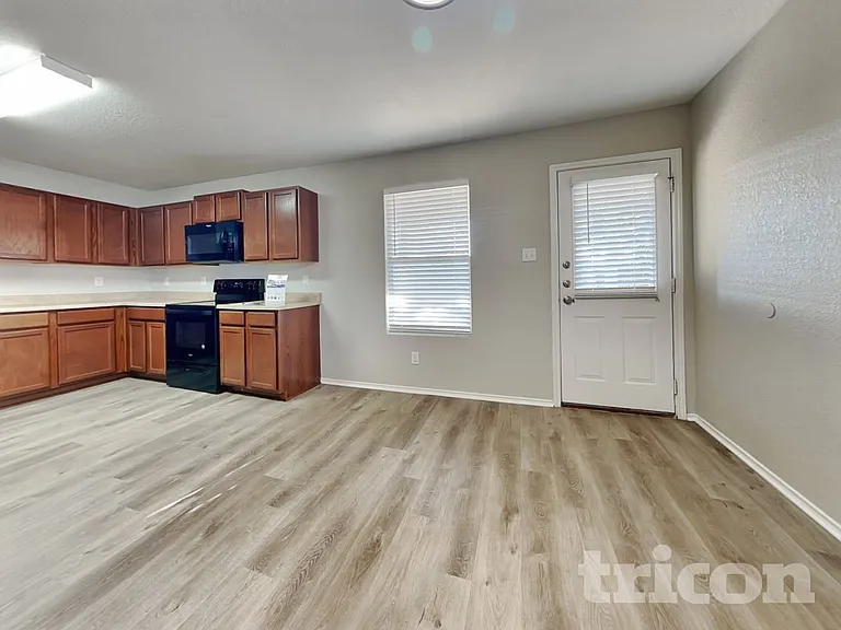 16247 Kentucky Rdg — Photo 4