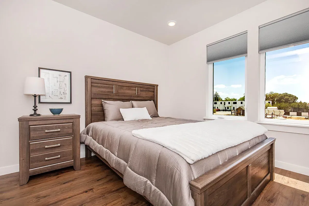 3 bed, 1200 sqft, $2,845 — Photo 4
