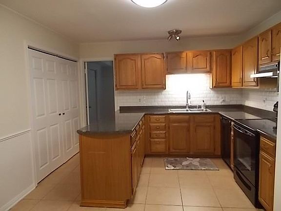 5th image of 625 Ashlawn Dr