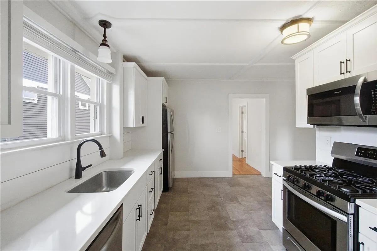 2 bed, 906 sqft, $2,195 — Photo 4