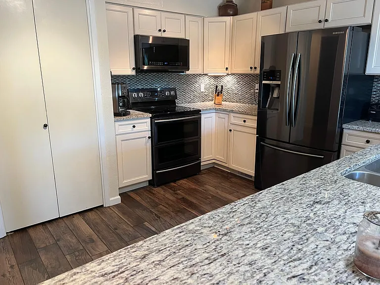 793 Tramway Ln NE #E — Photo 9