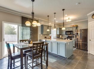 4627 Essex Dr, Grand Prairie, TX 75052