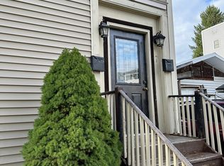 7 Grove St APT 2, Waterford, NY 12188