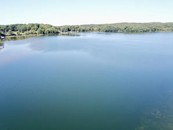 W Waters Edge Dr #3, Scottville, MI 49454