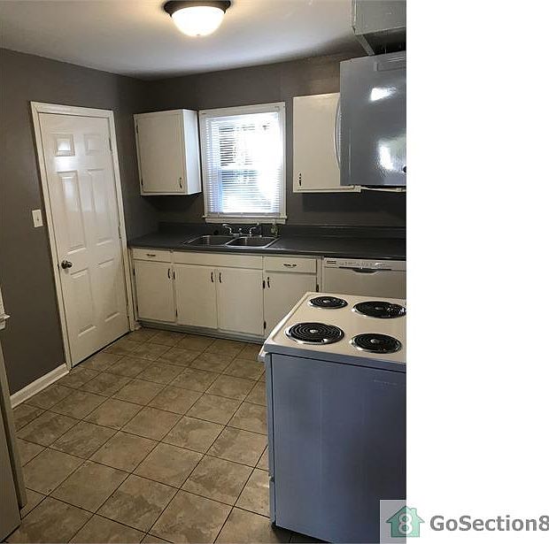 2nd image of 2032 Dunham Cir