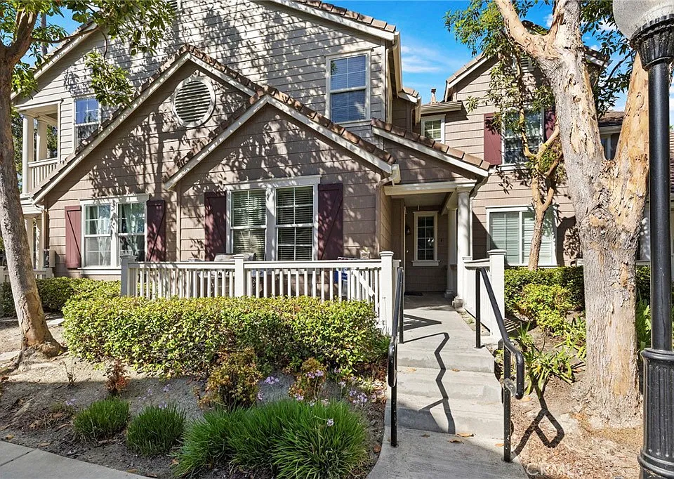 4 Toribeth St #8