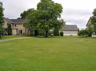 W148N12751 Pleasant View Dr, Germantown, WI 53022