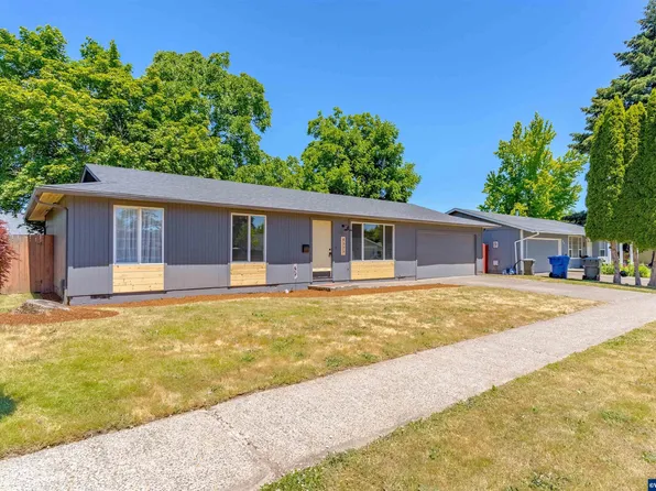 4377 Roselawn Dr NE, Salem, OR 97305